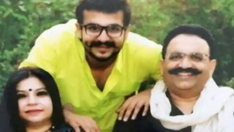 अब्बास अंसारी ने किया सरेंडर, राजभर का साथ छोड़ पहुंचे सैफई ?