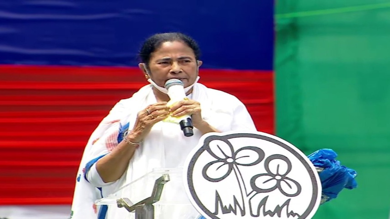 ममता बनर्जी का अधीर रंजन चौधरी के बयान पर पलटवार, कहा- CPM और कांग्रेस बीजेपी की 2 आंखें