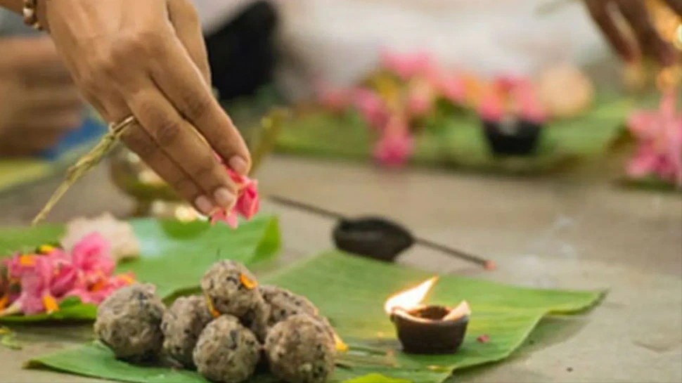 पितृ पक्ष में इन जगहों पर जलाएं दिया, मिलेंगे कई शुभ लाभ, दूर होगा पितृदोष