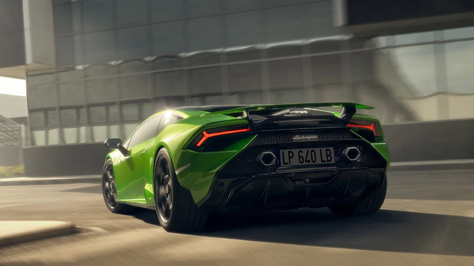 ये क्या! दिवाली के बंपर ऑफर में मिल रही Lamborghini वो भी फ्री