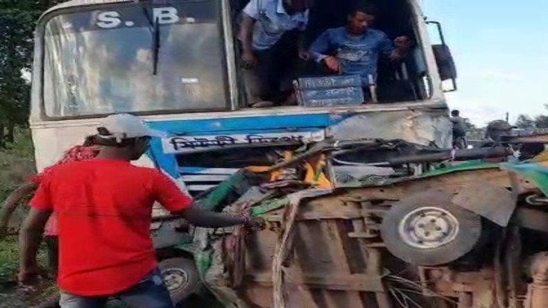 मानसून के समय कार चलाते वक्त इस बातों का रखें ध्यान, दुर्घटना से बचें