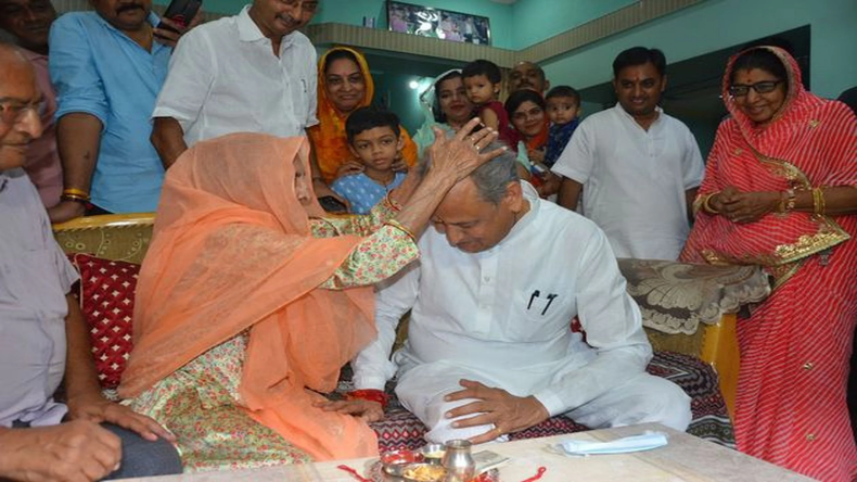 Ashok Gehlot की चिट्ठी हुई डिकोड, सचिन पायलट को खरी-खरी