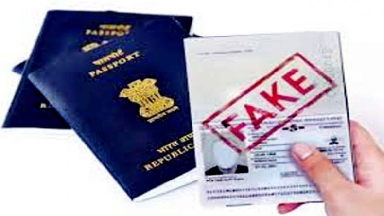Delhi: दिल्ली में ‘दुमका’ जैसी वारदात! सनकी आशिक ने बीच सड़क पर छात्रा को मारी गोली