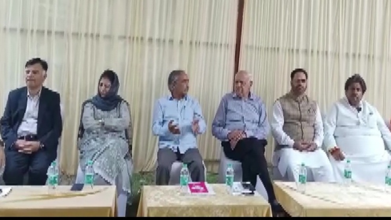 वक्फ कानून पर जम्मू-कश्मीर विधानसभा में हंगामा… AAP और BJP विधायकों में टकराव, धमकी देने का आरोप