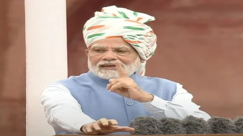 Independence Day: पीएम मोदी का भाई-भतीजावाद पर वार, कहा-देश की सभी संस्थाओं में परिवारवाद पोषित