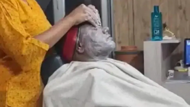 हिंसा की आग में दहल उठी इलाहबाद यूनिवर्सिटी, पथराव-तोड़फोड़ के बीच हुई फायरिंग