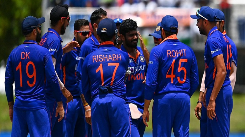 Axar Patel: ऑलराउंडर अक्षर पटेल ने 9वें नंबर पर उतरकर खेली 84 रनों की पारी, इस खास सूची में हुए शामिल