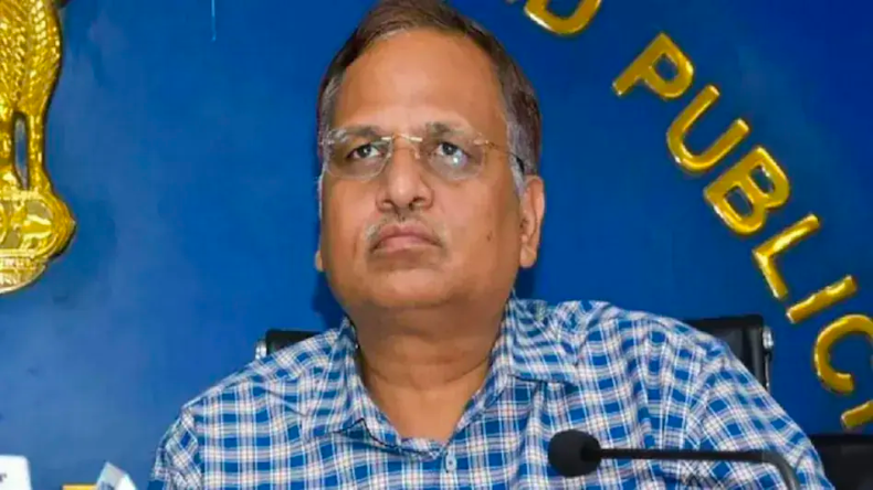 PAKISTAN: पूर्व प्रधानमंत्री इमरान खान को हो सकती है उम्र कैद, क़ानून मंत्री ने दी जानकारी