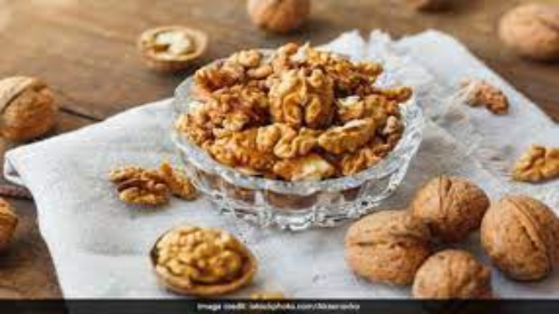 अगर आप भी सुबह खाली पेट पीते हैं चाय, तो हो जाएं सावधान