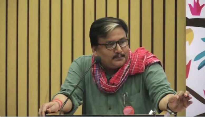 RJD Reaction: नरेंद्र मोदी के पैर छूने पर सीएम नीतीश पर भड़की आरजेडी, बोली-बिहारवासियों को दुख हुआ
