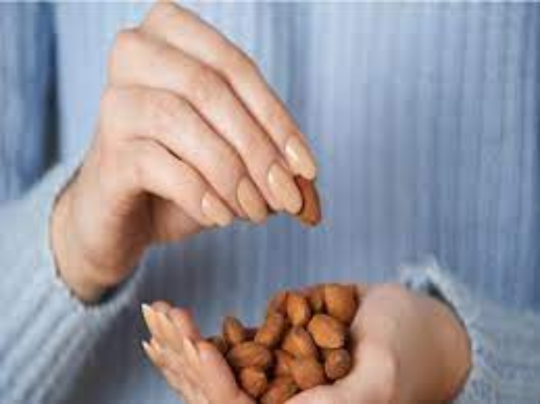 Health Tips: सुबह उठने के बाद सबसे पहले खाए ये फल, दिनभर रहेंगे फ्रेश और एक्टिव