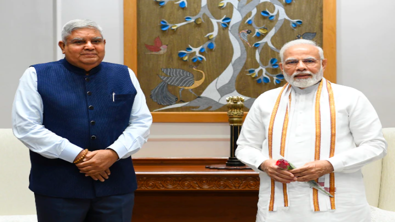 Vice President Result : धनखड़ से मिले प्रधानमंत्री मोदी, जीत के लिए बरसाए फूल