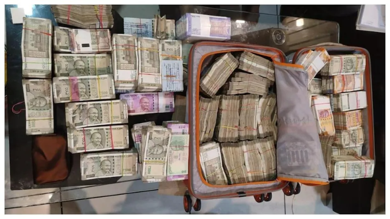 भोपाल: इंडियन एयरफोर्स के हेलीकॉप्टर की खेत में हुई इमरजेंसी लैंडिंग, 6 जवान थे सवार