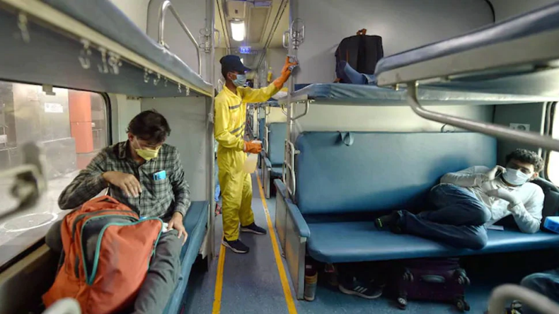 Railway Train Ticket: रेलवे ने किया अलर्ट, आज कुछ घंटों तक कैंसिल-बुकिंग नहीं होगी ट्रेन टिकट, यहां जानें टाइमिंग