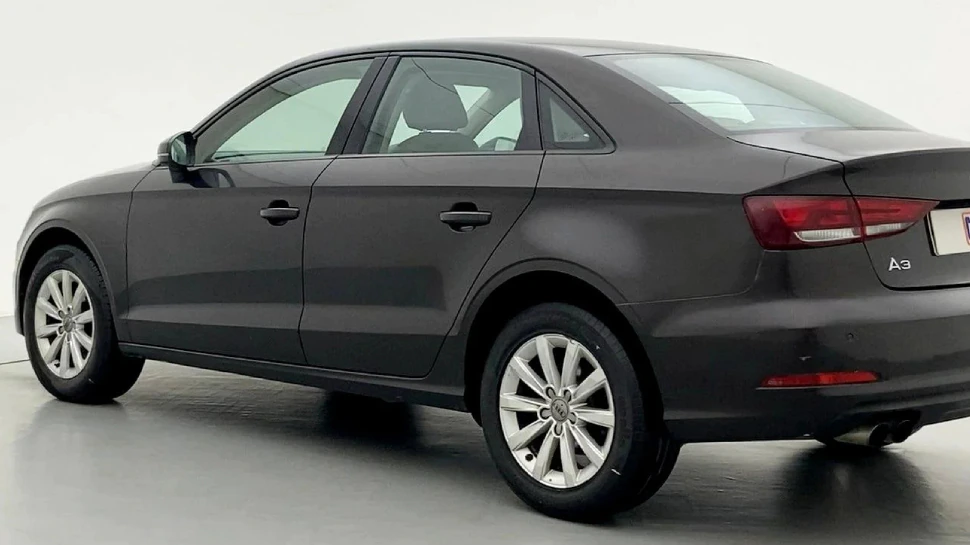 Used Cars: 2 लाख में मिल रही है ये शानदार गाड़ियां, जानिए कैसे खरीदें