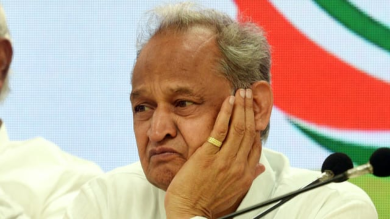 ‘गद्दार’ पर बवाल के बीच साथ दिखे अशोक गहलोत और सचिन पायलट