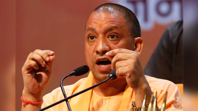 मस्जिद के पास पुलिस पर हुआ पथराव, जान बचाने के लिए हटना पड़ा पीछे, शंकराचार्य ने उठाए सवाल