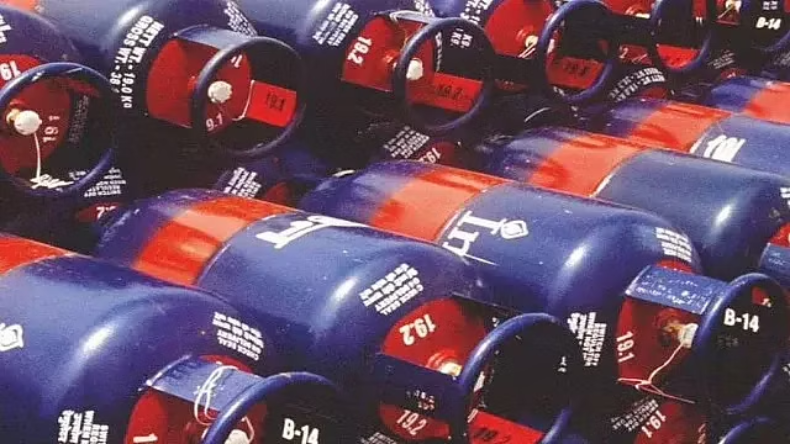 होली से पहले LPG सिलेंडर के दाम में 50 रुपए की बढ़ोतरी