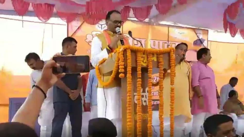 42 साल के भांजे को 60 वर्षीय मामी से हुआ प्यार, फर्जी निकाहनामे से तुड़वाई शादी