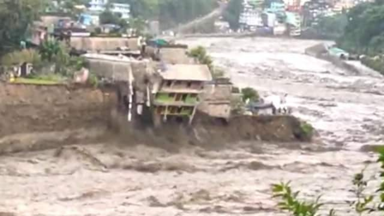 बेंगलुरु में बारिश ने मचाई तबाही, महिला की मौत