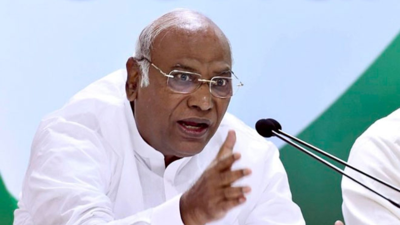 Congress President Election :  थरूर ने जारी किया 60 प्रस्तावकों का नाम, कहा- 50 चाहते हैं पार्टी में बदलाव