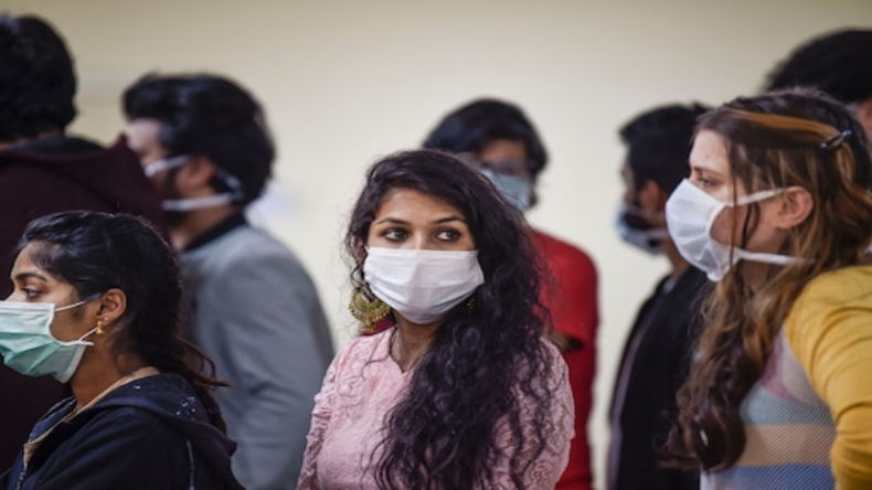 Coronavirus: देश में कोरोना वायरस की रफ्तार हुई धीमी, पिछले 24 घंटे में 405 नए मामले
