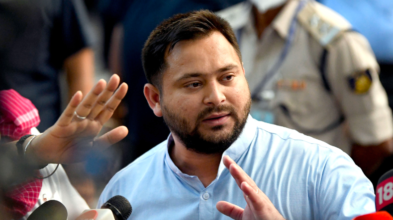 भारत बंद के दौरान उपद्रवियों ने स्कूल बस में की आग लगाने कोशिश, बाल-बाल बचे बच्चे