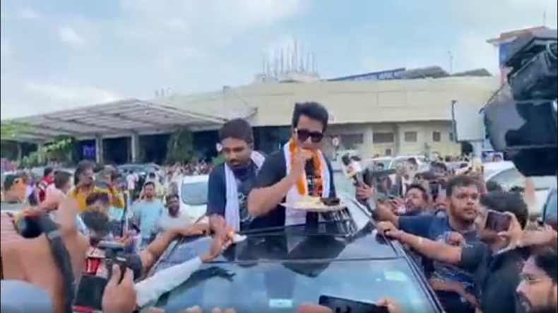 सोनू सूद ने थूक लगी रोटी को बताया शबरी के बेर, कंगना रनौत भड़की