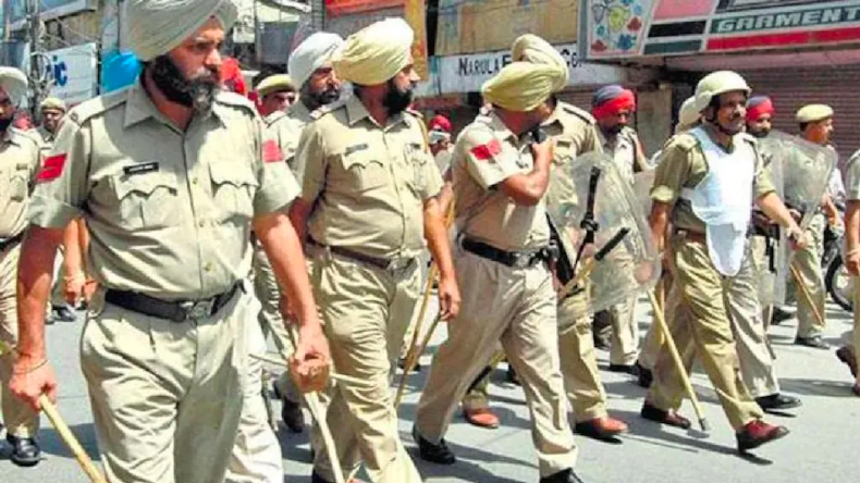 पंजाब: सीएम आवास के बाहर मजदूरों का धरना, पुलिस ने बरसाईं लाठियां