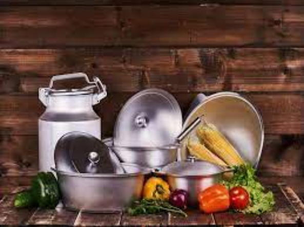 Steel Utensils For Cooking: एल्युमीनियम और स्टील के बर्तनों में खाना बनाते समय बरतें सावधानी, जानिए क्यों..