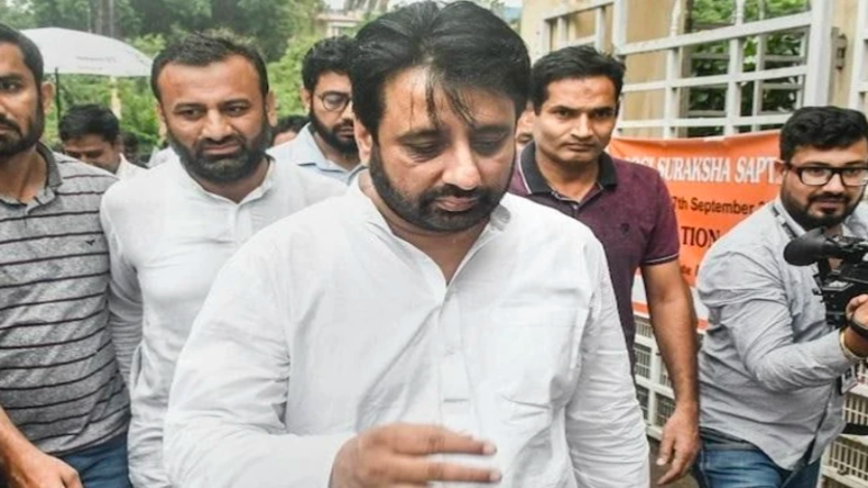 AAP विधायक अमानतुल्ला गिरफ्तार, वक्फ बोर्ड मामले में ईडी का एक्शन