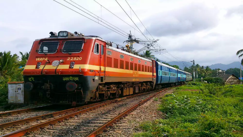 कभी सोचा है कि रेलवे स्टेशन का नाम हमेशा पीले रंग के बोर्ड पर क्यों लिखा जाता है? आइए जानते है