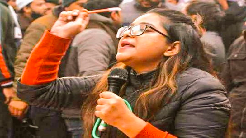 जामिया यूनिवर्सिटी में दिवाली के दीयों को मारी गई लात, iTV सर्वे में भड़के लोग बोले- बुलडोजर एक्शन…