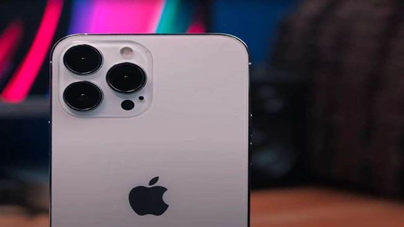 iPhone 13 पर मिल रहा शानदार डिस्काउंट, सस्ते में खरीदने का जबरदस्त मौका