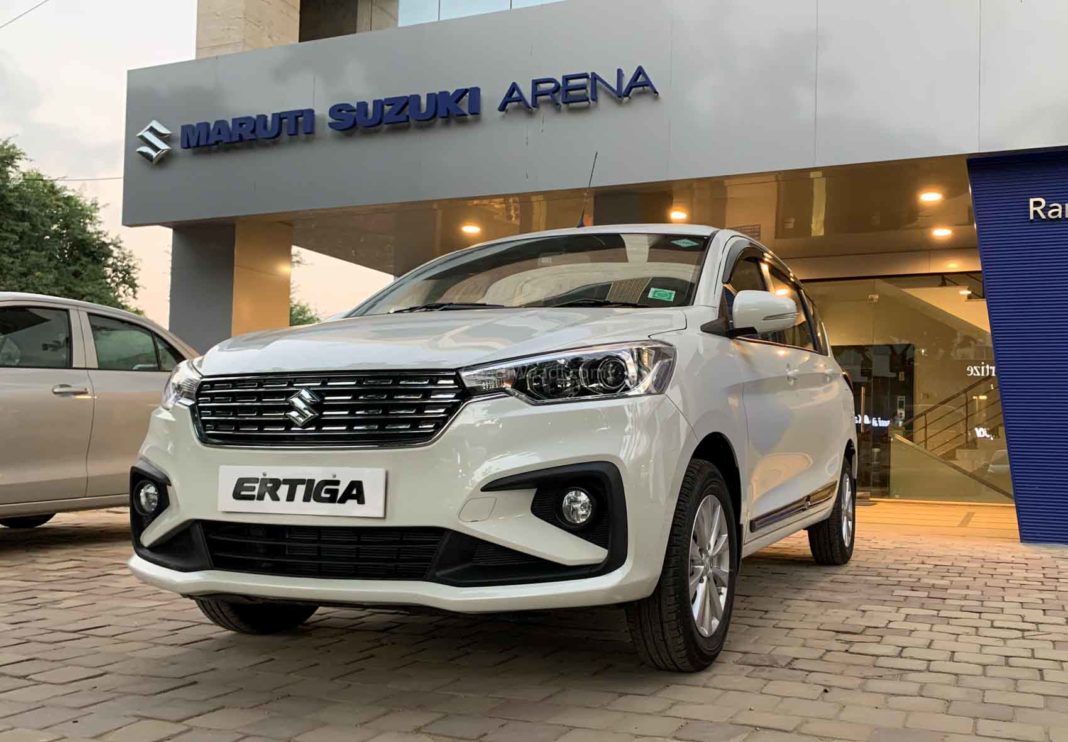 Auto: ये महिला निकली हैवी ड्राइवर, नई गाड़ी को नाले में गिरा दी, आप न करें ये गलती