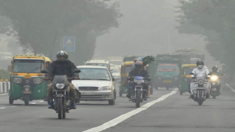 Auto: ये महिला निकली हैवी ड्राइवर, नई गाड़ी को नाले में गिरा दी, आप न करें ये गलती