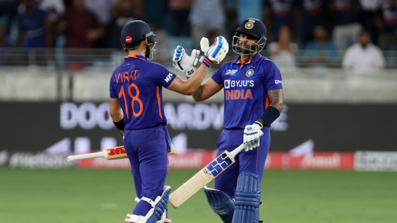 IND vs AUS: धोनी को पीछे छोड़ कप्तान रोहित रचेंगे इतिहास, ऐसा करने वाले बनेंगे दुनिया के पहले कप्तान