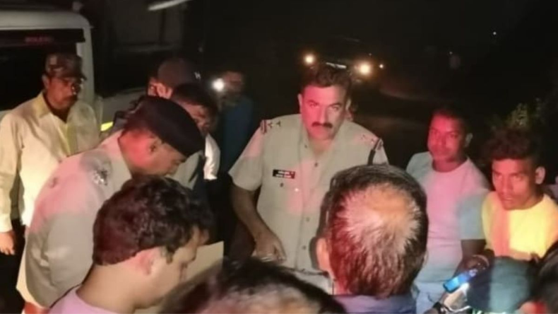 बद्रीनाथ जा रहा श्रद्धालुओं से भरा टेंपो ट्रैवलर खाई में गिरा, 10  लोगों की गई जान