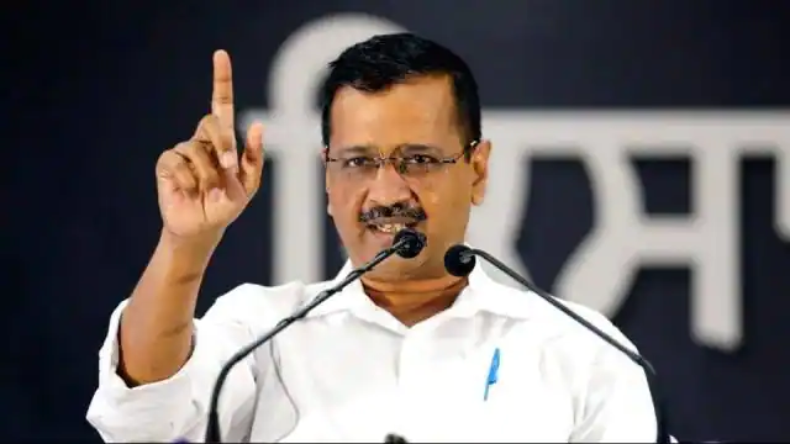 ओवैसी का केजरीवाल पर निशाना, कहा- पीएम मोदी की तरह ही काम कर रहे केजरीवाल