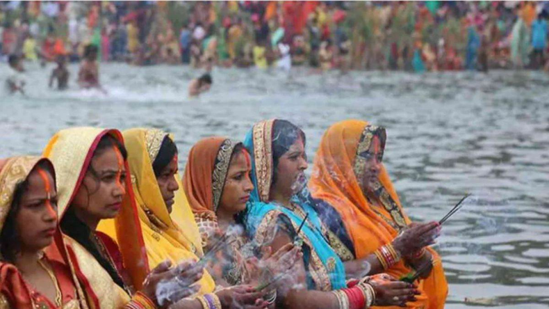 Chhath Pooja : ये है सूर्य को अर्घ्‍य देने का सही तरीका,  90% लोग हैं अनजान