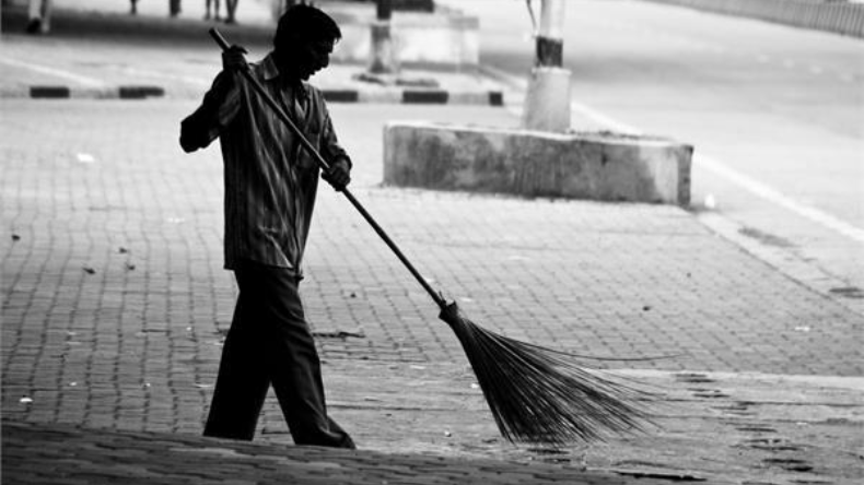 हिसार: खटिया को लेकर भिड़े दो भाई, एक ने काटी दूसरे की गर्दन, अस्पताल में भर्ती हुआ घायल