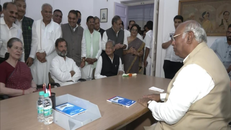 खड़गे ने फिर बोला PM मोदी पर हमला, ‘आप दो गाली खाते हो तो 4 क्विंटल गाली देते हो’