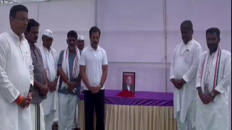 पिता मुलायम के निधन पर भावुक हुए अखिलेश, कहा- आज पहली बार लगा…