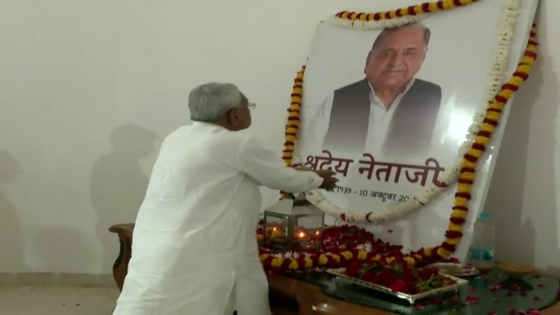 Mulayam Singh Birthday: मुलायम की जयंती पर सैफई में स्मारक का भूमि पूजन, परिवार के सदस्य रहे मौजूद