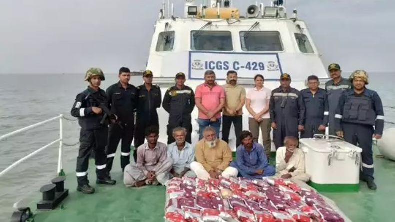 200 रुपए में पाकिस्तान को दे रहा था भारत की खुफिया जानकारी, गुजरात ATS ने गद्दार को पकड़ा