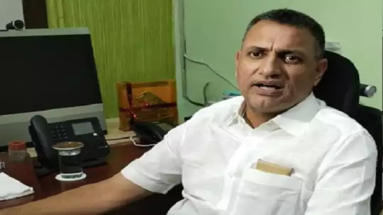 अखिलेश यादव ने लालू यादव से की मुलाकात, पैर छूकर लिया आशीर्वाद, तेज हुई ये चर्चा