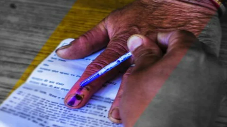 श्रीनगर में फारूक अब्दुल्ला का बड़ा बयान, कहा – अगर हमारी सरकार बनी तो EVM का…