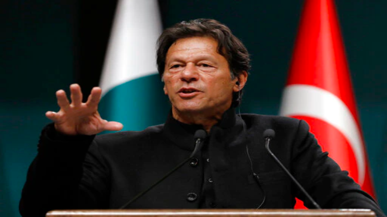 Imran Khan Arrest: पूर्व पीएम को नहीं मिली राहत, समर्थकों की भीड़ के बीच से गिरफ्तार करने पहुंच रही पुलिस