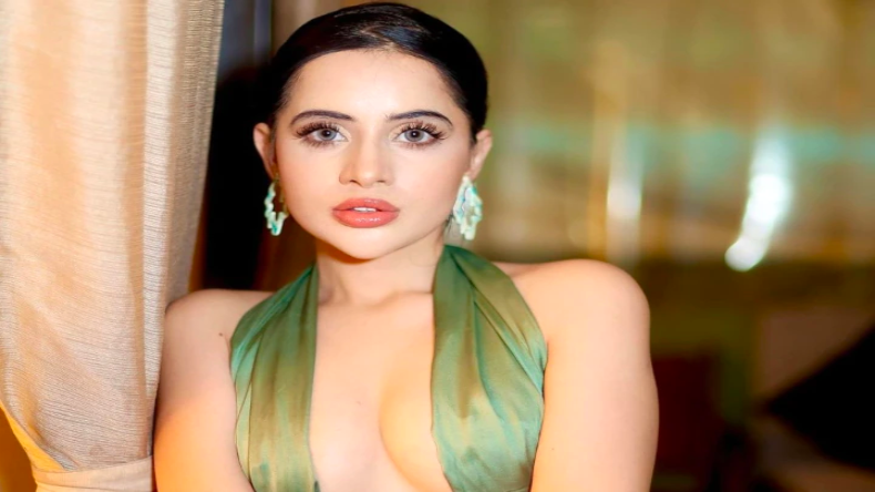 Urfi Javed: 10, 20 नहीं… 100 किलो का गाउन पहन निकलीं उर्फी जावेद, लोग बोले- इन्हें तो.