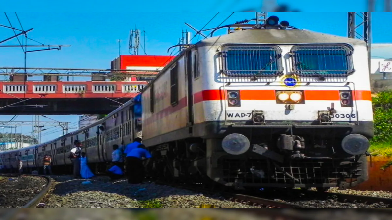 पटना जंक्शन पर विज्ञापन की जगह चलने लगी पोर्न फिल्म, RPF ने केस किया दर्ज
